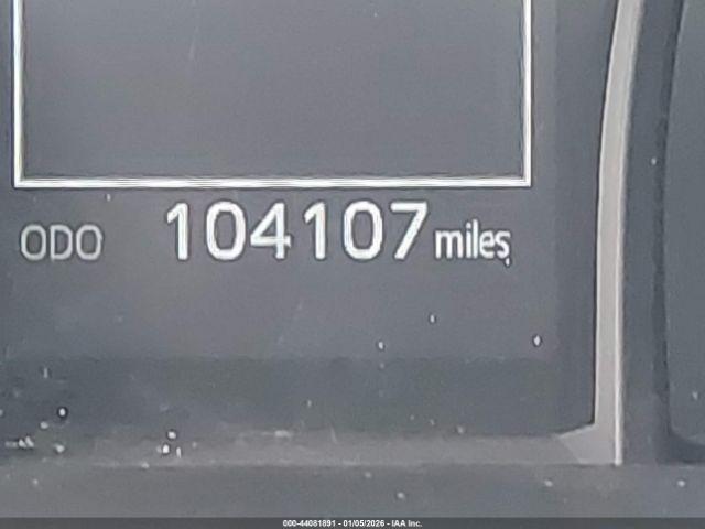 Toyota Camry Le Hybrid Image 13