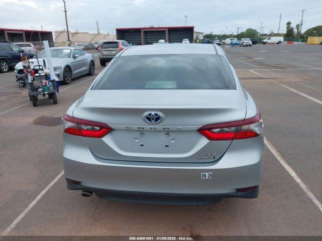 Toyota Camry Le Hybrid Image 15