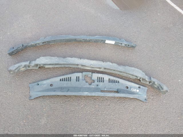 Toyota Camry Le Image 4