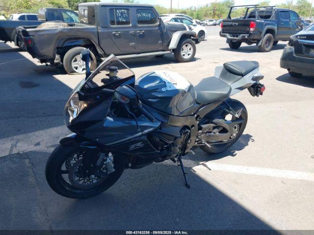 Suzuki Gsx-r600 Image 10