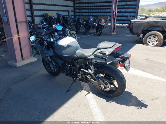 Suzuki Gsx-r600 Image 7