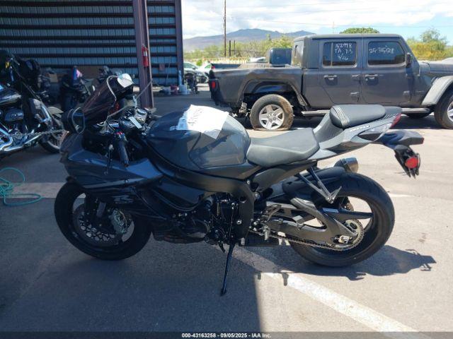 Suzuki Gsx-r600 Image 14