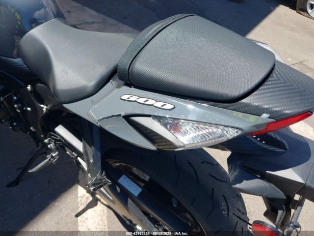 Suzuki Gsx-r600 Image 16