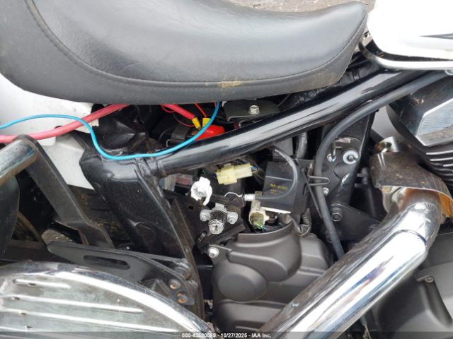 Yamaha Xvs950 Image 14