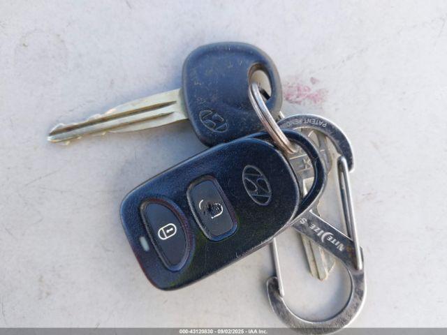 Hyundai TUCSON Gl Image 11