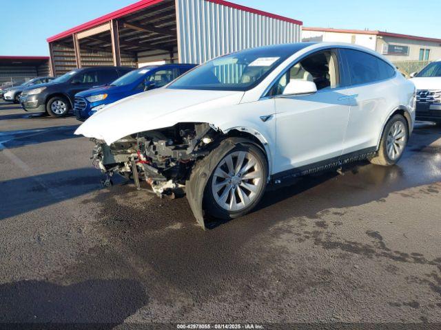 Tesla Model X Image 11