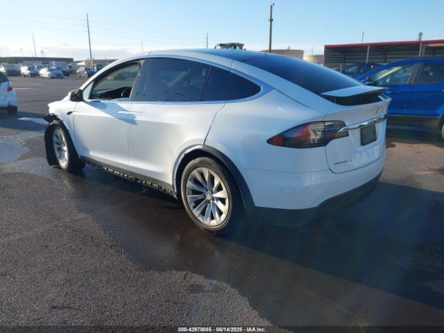 Tesla Model X Image 17