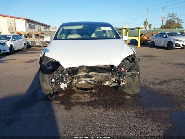 Tesla Model X Image 15