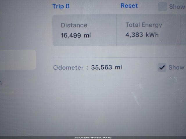 Tesla Model X Image 18