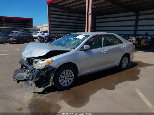 Toyota Camry Le Image 2