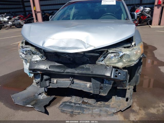 Toyota Camry Le Image 9