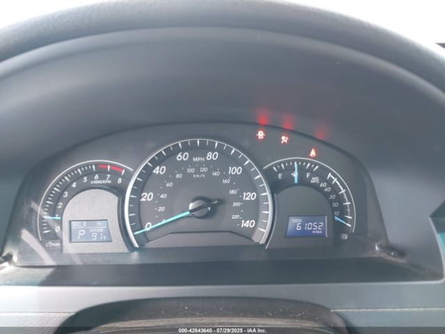 Toyota Camry Le Image 17