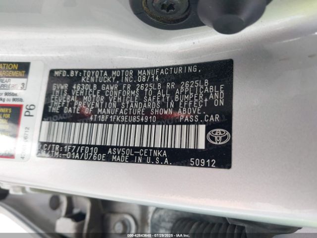 Toyota Camry Le Image 6