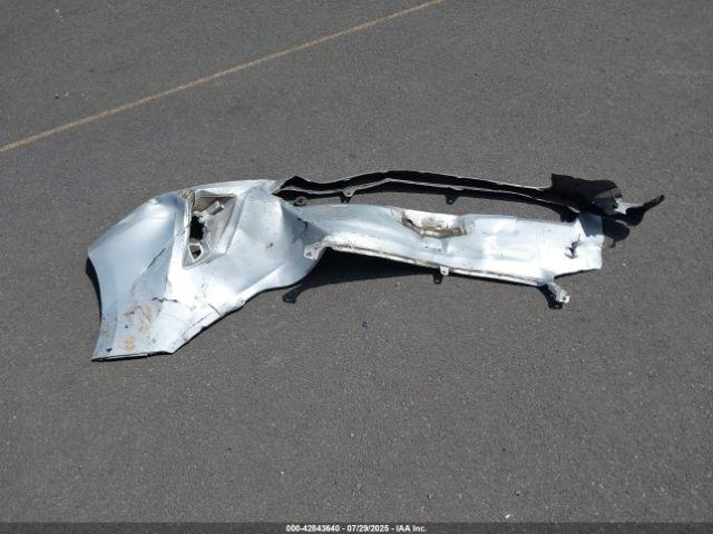 Toyota Camry Le Image 11