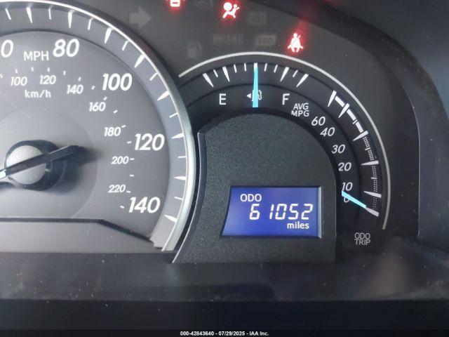 Toyota Camry Le Image 14