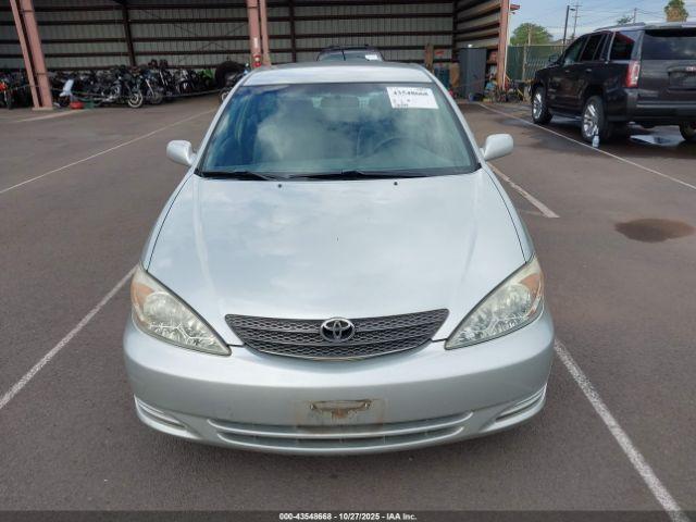 Toyota Camry Image 11