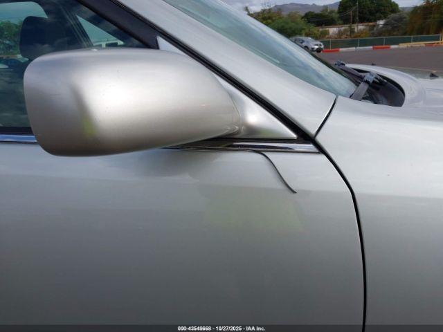 Toyota Camry Image 16