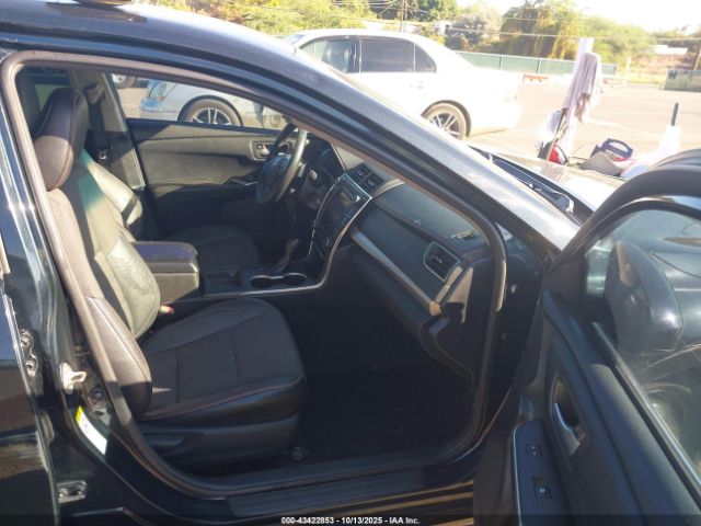 Toyota Camry Se Image 3