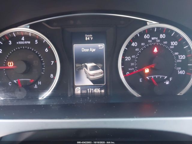 Toyota Camry Se Image 6