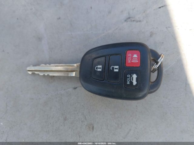 Toyota Camry Se Image 12