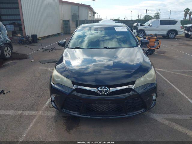 Toyota Camry Se Image 11