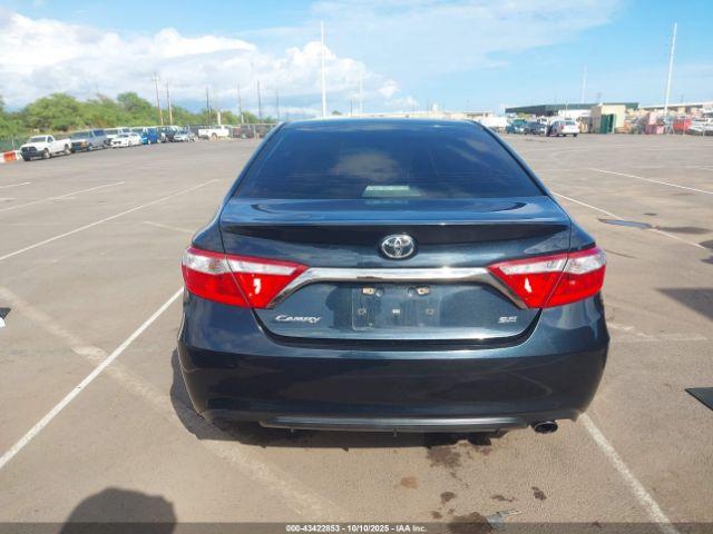 Toyota Camry Se Image 15