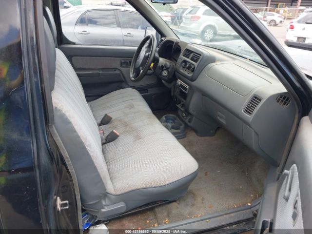 Nissan Frontier Xe Image 4