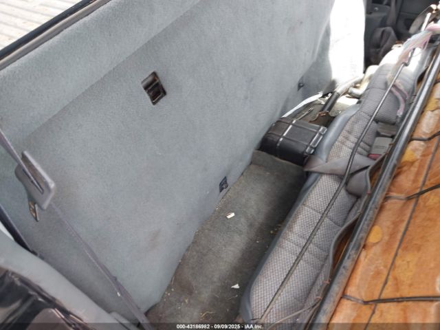 Nissan Frontier Xe Image 6