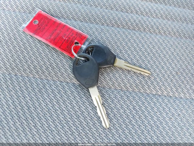 Nissan Frontier Xe Image 11