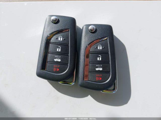 Toyota Camry Se Image 4