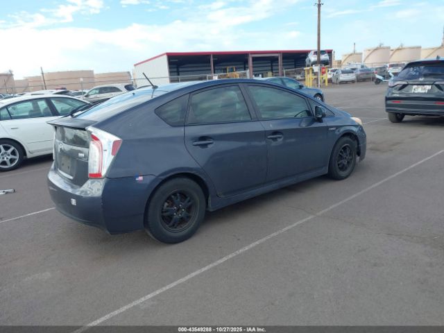 Toyota Prius Two Image 2