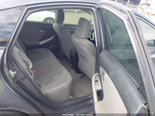 Toyota Prius Two Image 9