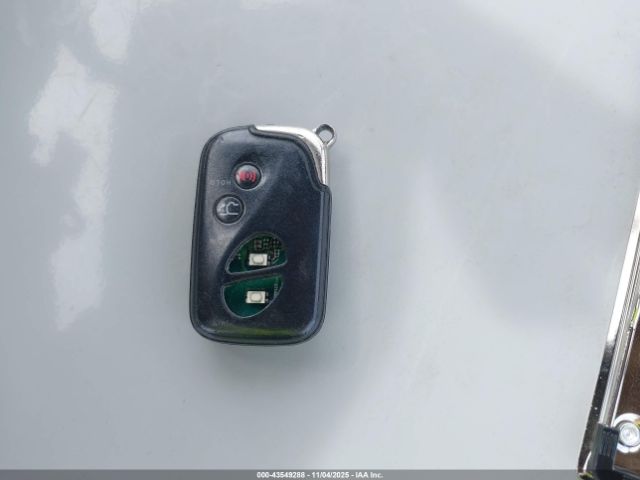 Toyota Prius Two Image 15