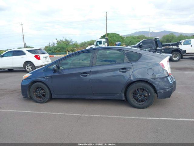 Toyota Prius Two Image 14