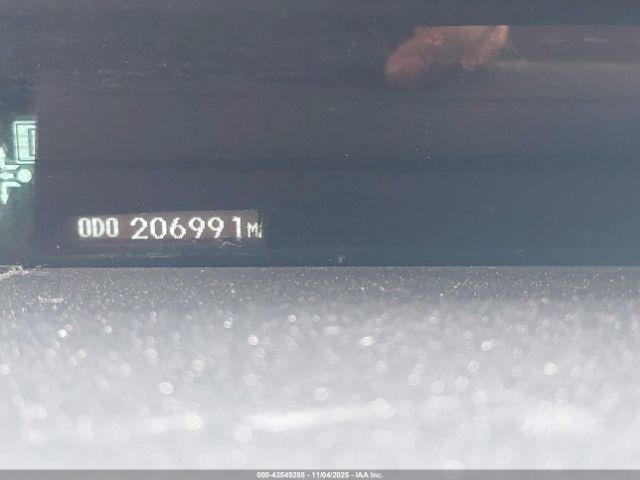 Toyota Prius Two Image 10