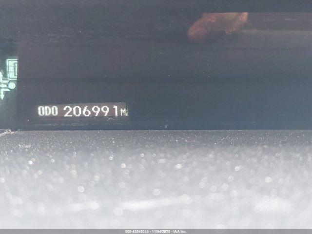 Toyota Prius Two Image 10