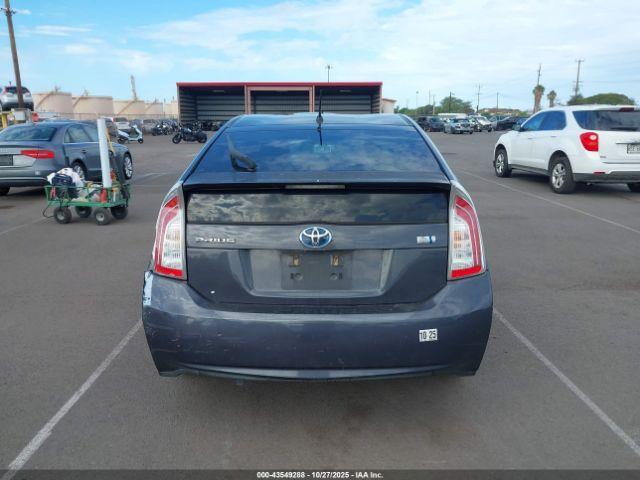 Toyota Prius Two Image 7