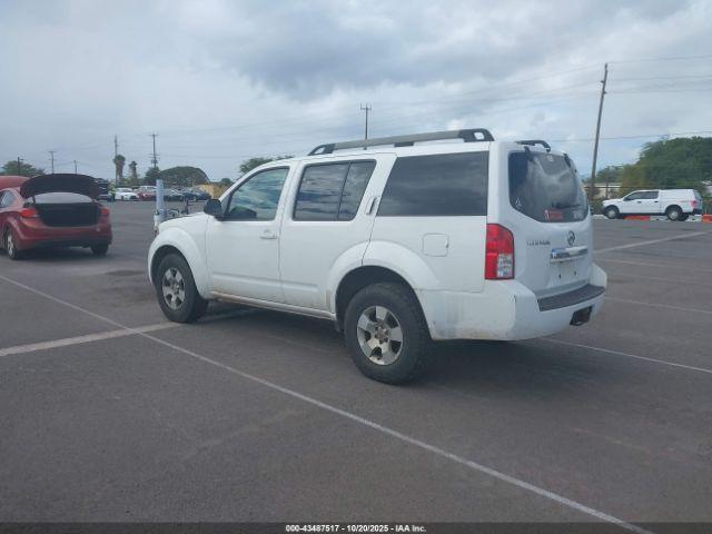 Nissan Pathfinder S Image 3