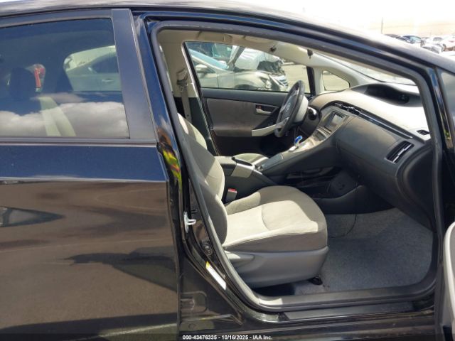 Toyota Prius Image 4