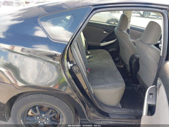 Toyota Prius Image 3