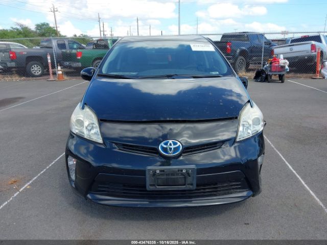 Toyota Prius Image 12