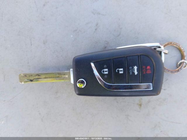 Toyota Corolla Le Image 6