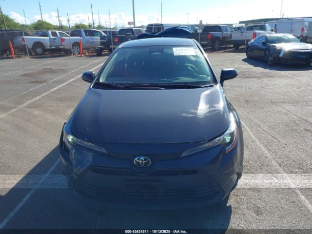 Toyota Corolla Le Image 8