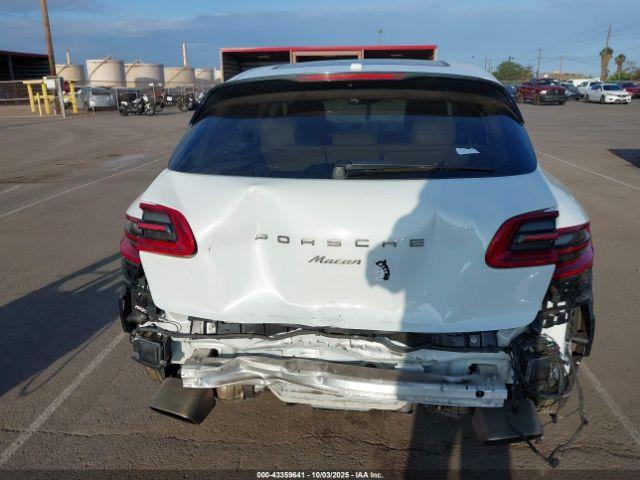 Porsche Macan Image 4