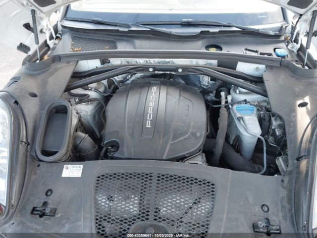 Porsche Macan Image 12