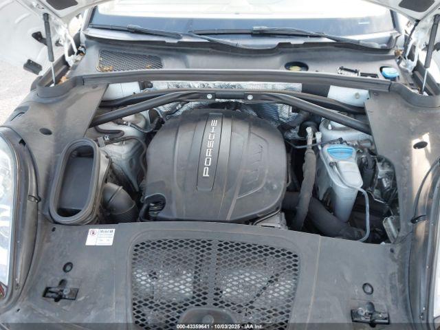 Porsche Macan Image 12