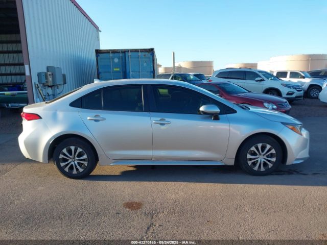 Toyota Corolla Hybrid Le Image 12