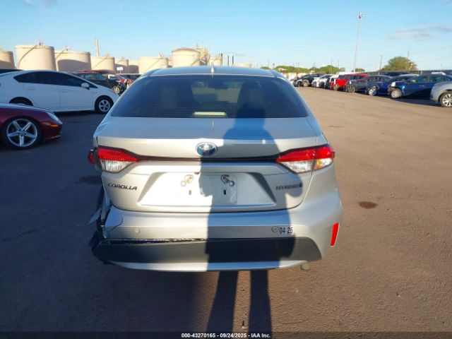 Toyota Corolla Hybrid Le Image 17