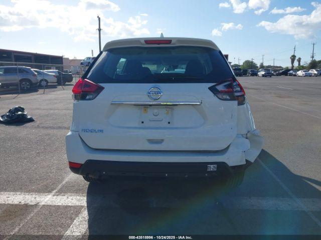 Nissan Rogue S Image 6