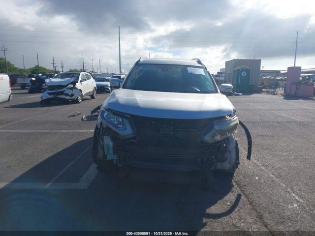 Nissan Rogue Sl Image 14